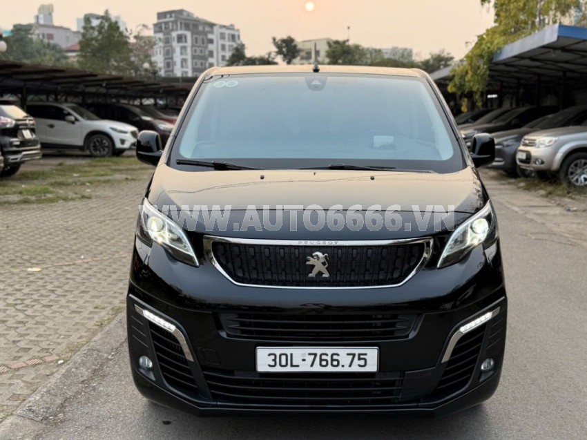Peugeot Traveller Premium 2021