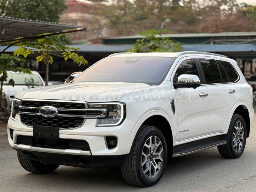 Ford Everest Titanium 2.0L 4x2 AT 2024