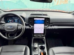 Xe Ford Everest Titanium Plus 2.0L 4x4 AT 2023