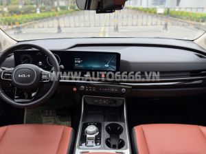Xe Kia Carnival Signature 2.2D 2024