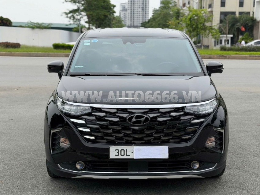 Hyundai Custin Cao Cấp 2.0T 2023