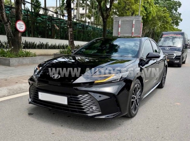 Toyota Camry 2.5 HEV Top 2025