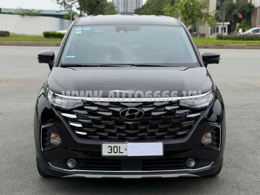 Hyundai Custin Cao Cấp 2.0T 2023