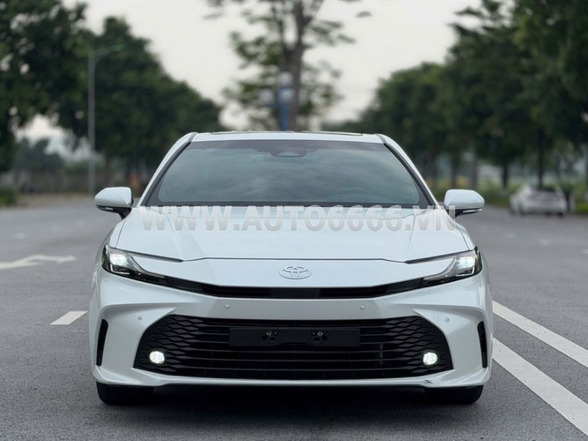 Toyota Camry 2.0Q 2025
