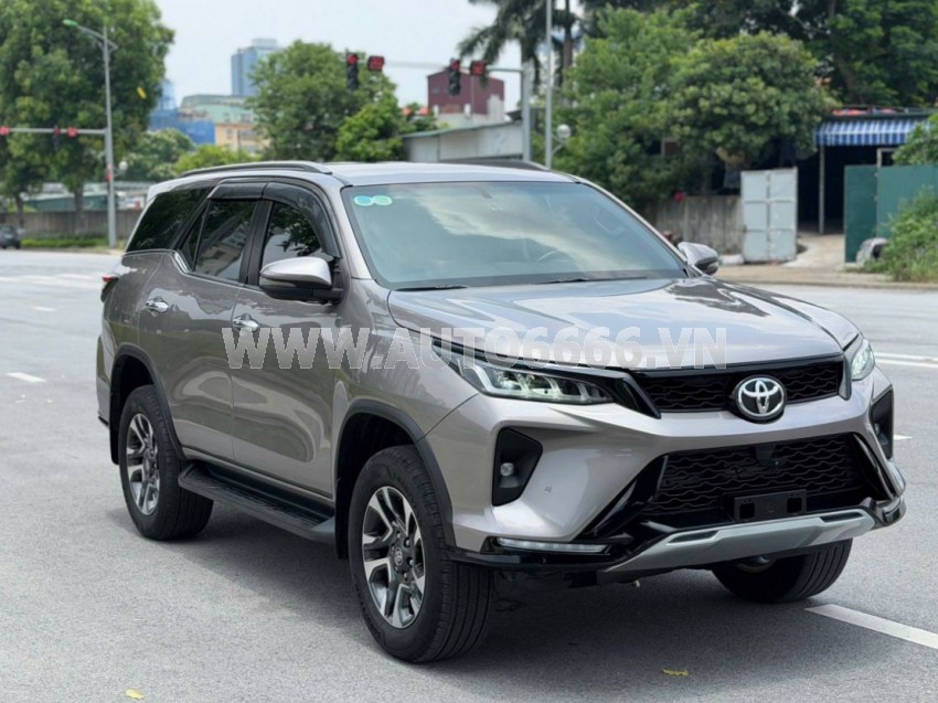 Toyota Fortuner Legender 2.4L 4x2 AT 2022