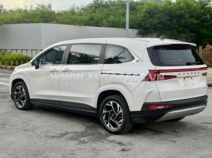 Xe Hyundai Custin Cao Cấp 2.0T 2024