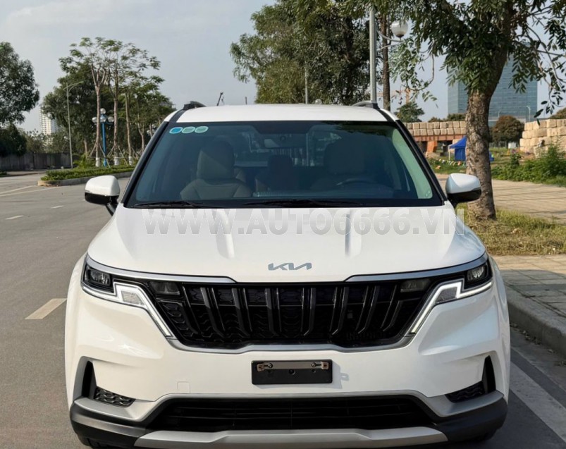Kia Carnival Luxury 2.2D 2024