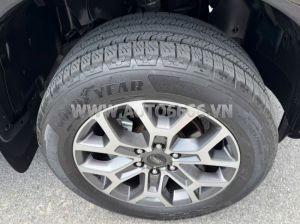 Xe Ford Everest Titanium 2.0L 4x2 AT 2022