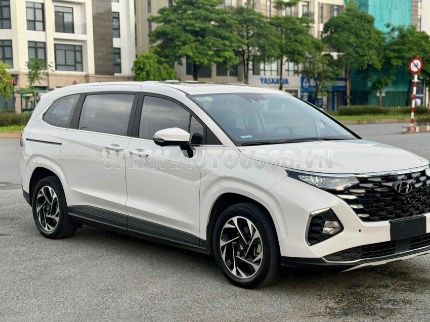 Hyundai Custin Cao Cấp 2.0T 2024