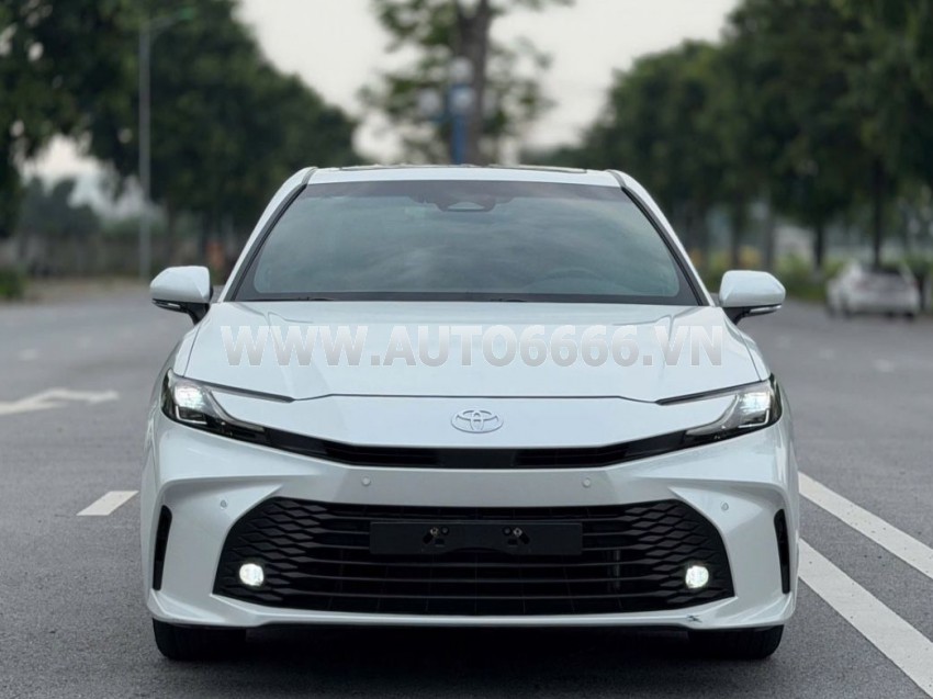 Toyota Camry 2.0Q 2025