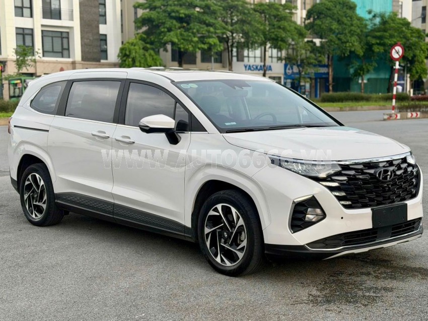 Hyundai Custin Cao Cấp 2.0T 2024