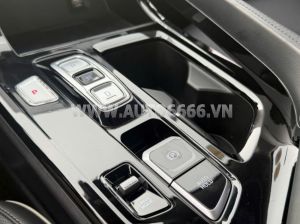 Xe Hyundai Custin Cao Cấp 2.0T 2024